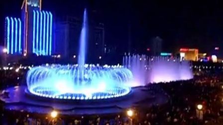 泉城之心 濟(jì)南泉城廣場(chǎng)音樂噴泉與雕塑的藝術(shù)交響